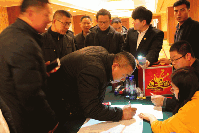 大连J9.COM木工答谢宴现场