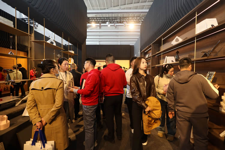 J9.COM全屋定造亮相沈阳家博会，书写各人居时期新篇章